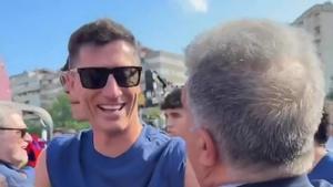 Laporta se despide de Lewandowski con un emocionante video
