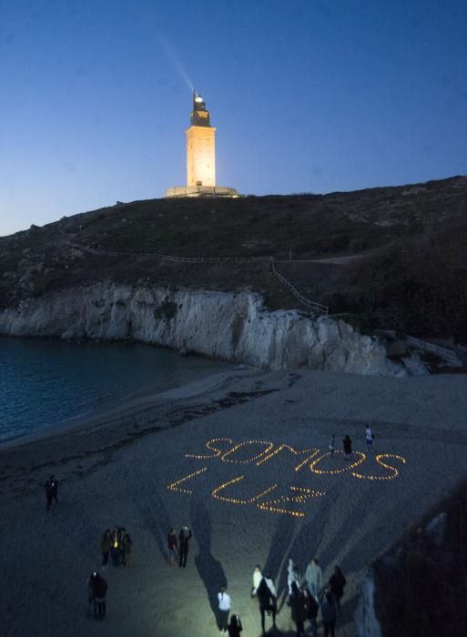 Mensajes por la paz en la arena de A Coruña