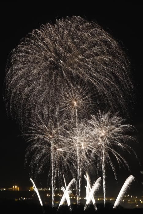 Esl castell de focs de Sant Jordi, a Girona.