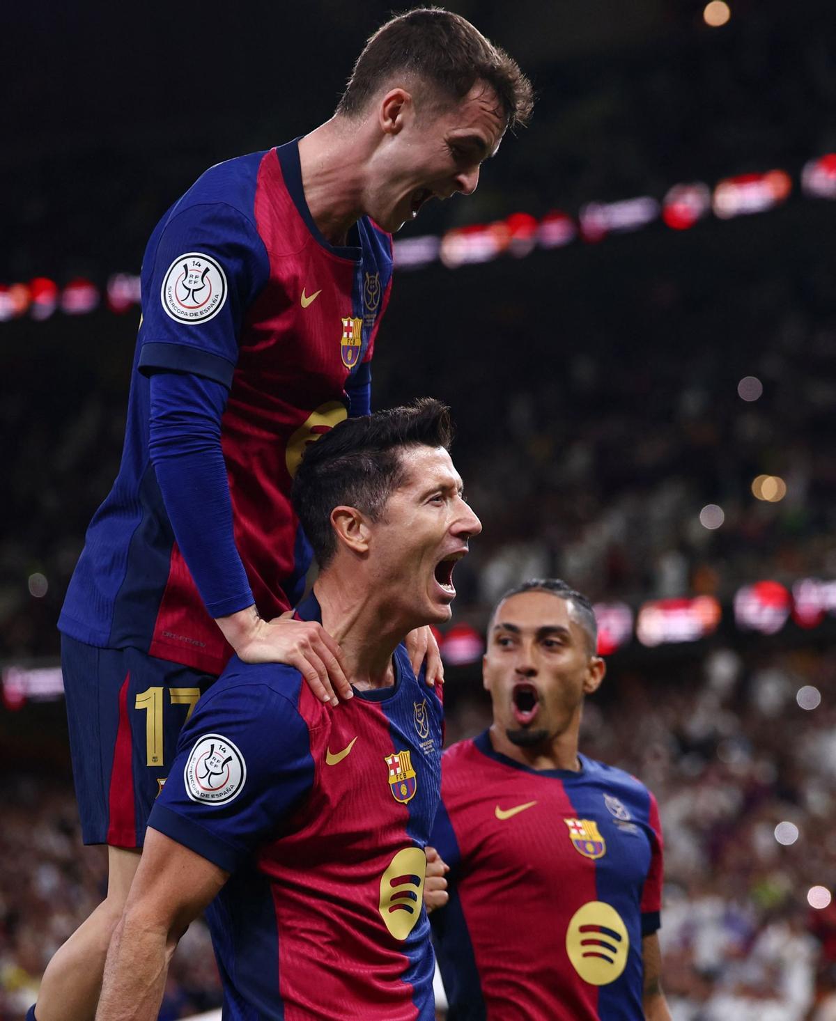 El Barça golea 2-5 al Madrid en la final de la Supercopa | FOTOS