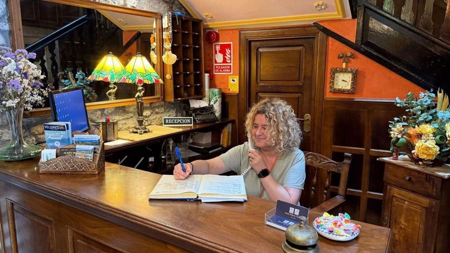 Isabel Cifuentes, cubriendo una reserva en el Hotel Carlos I | C. V.