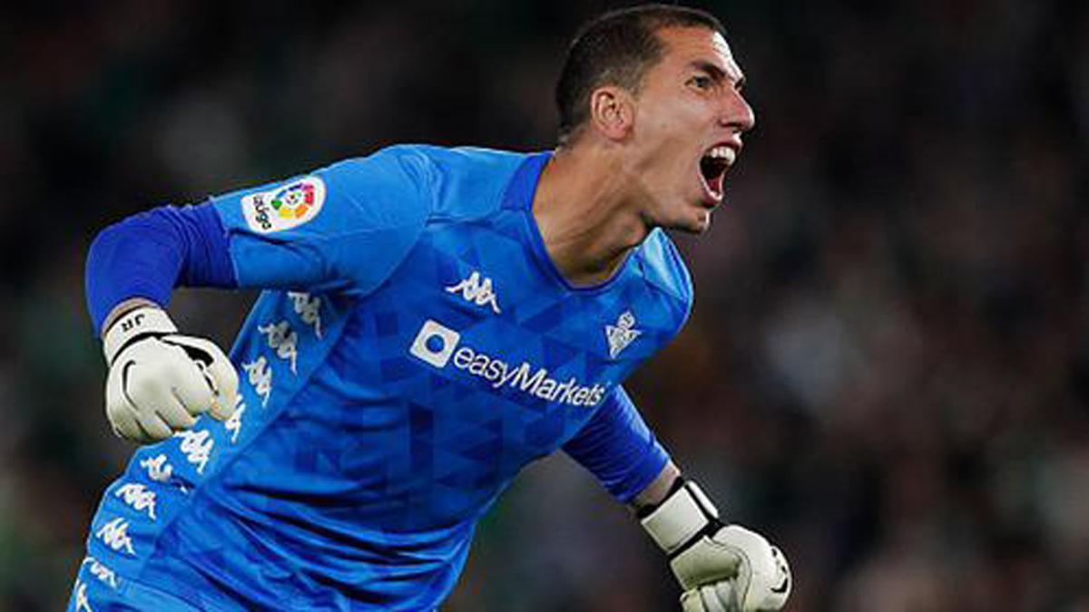 Joel Robles, celebrando una victoria del Betis