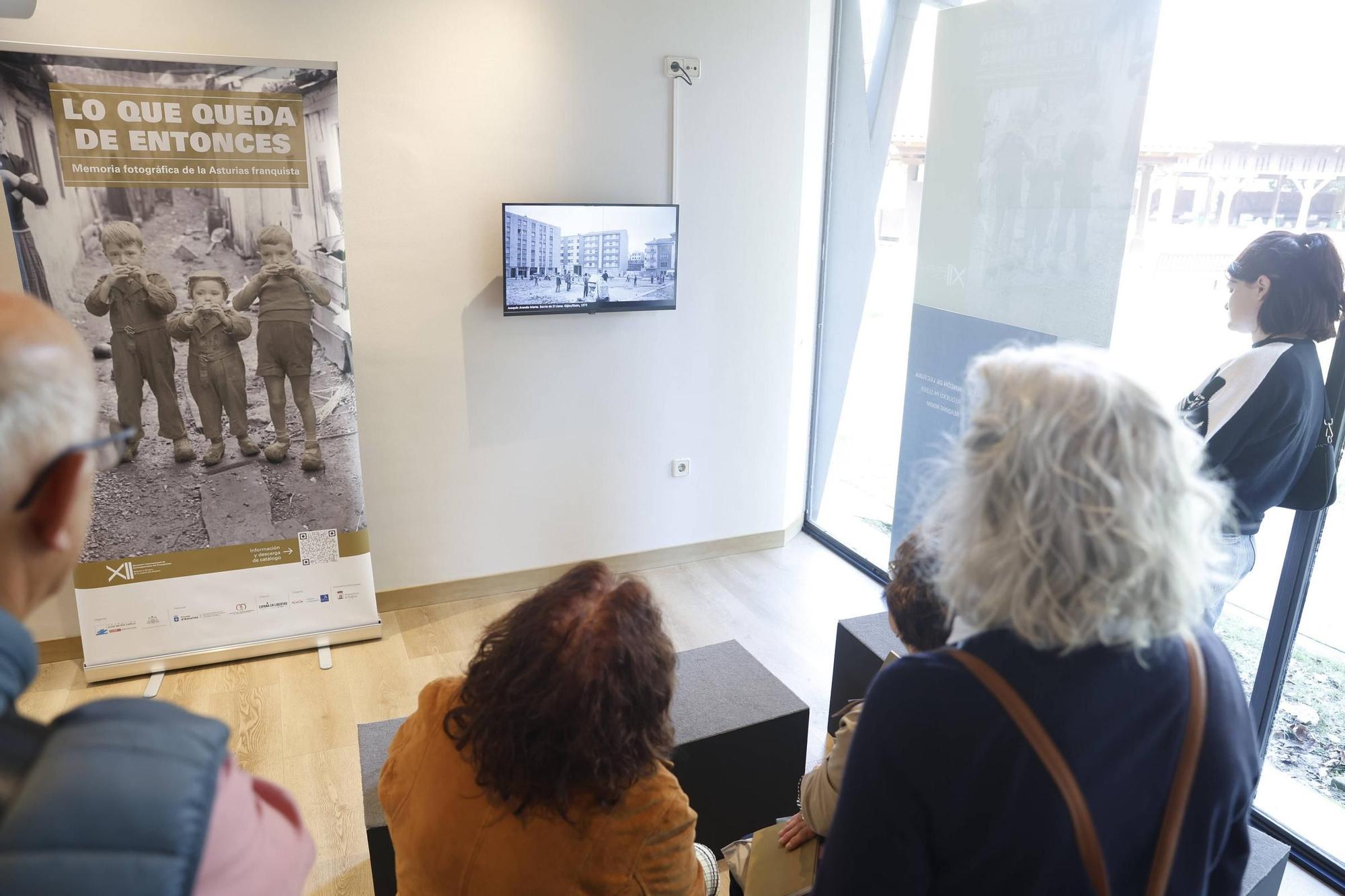 Así fue la inauguración de “Lo que queda de entonces”, una memoria fotográfica a la Asturias franquista