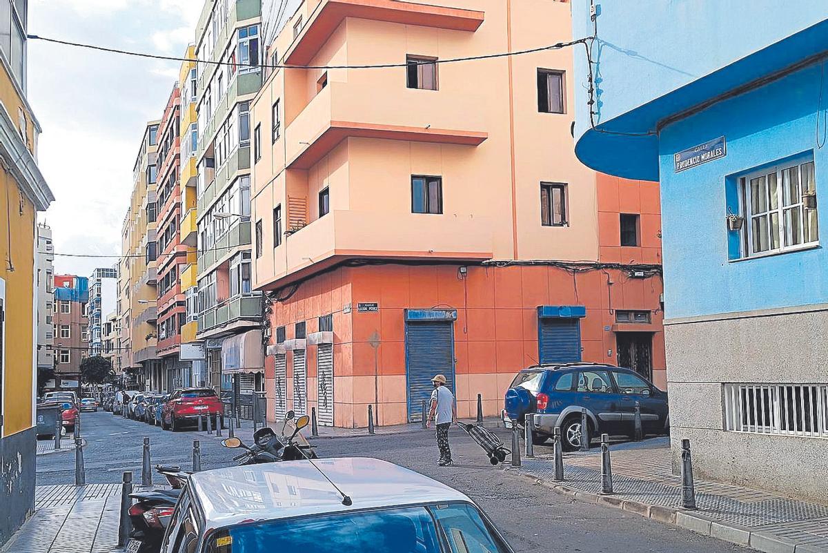 Vista de la confluencia de las calles Prudencio Morales con Luján Pérez, en el barrio de La Isleta.