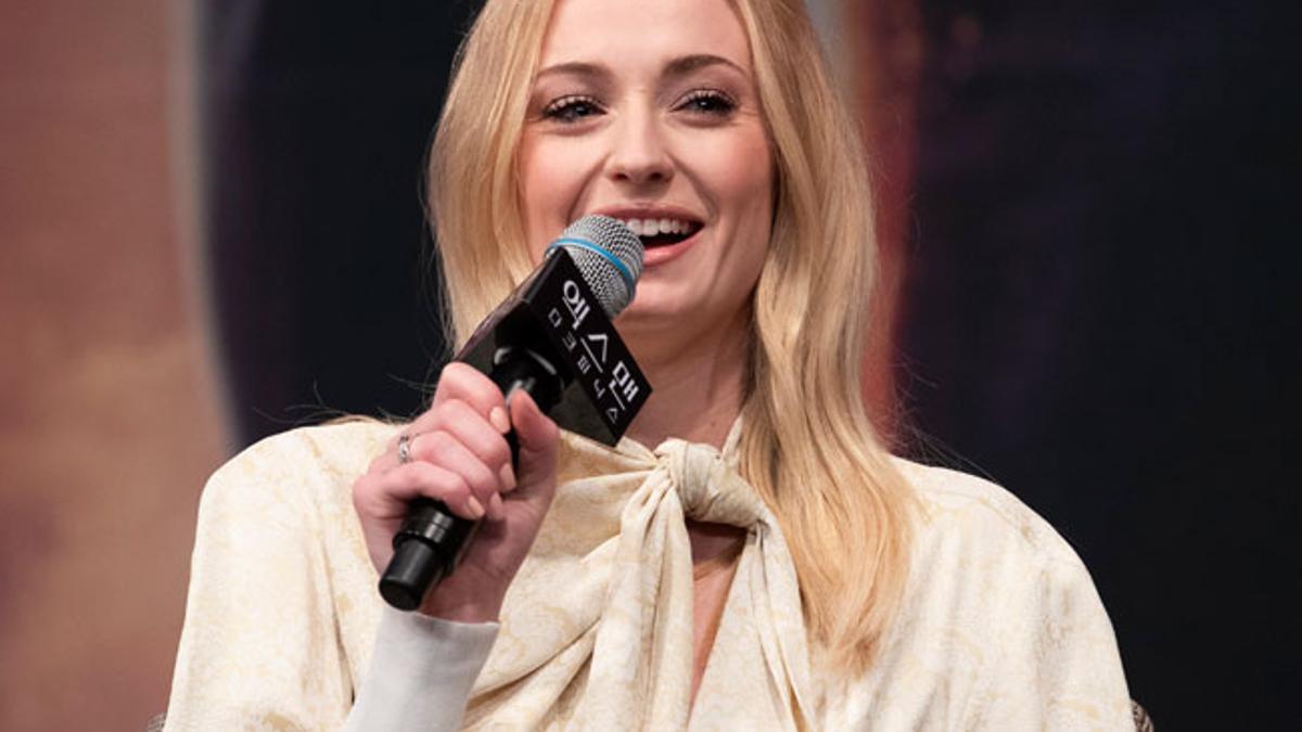 Sophie Turner en la conferencia en Seúl sobre X-MEN