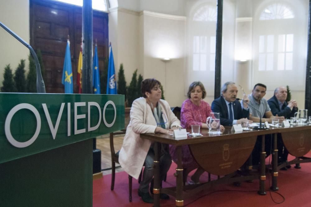 Homenaje a 47 funcionarios del Ayuntamiento de Oviedo