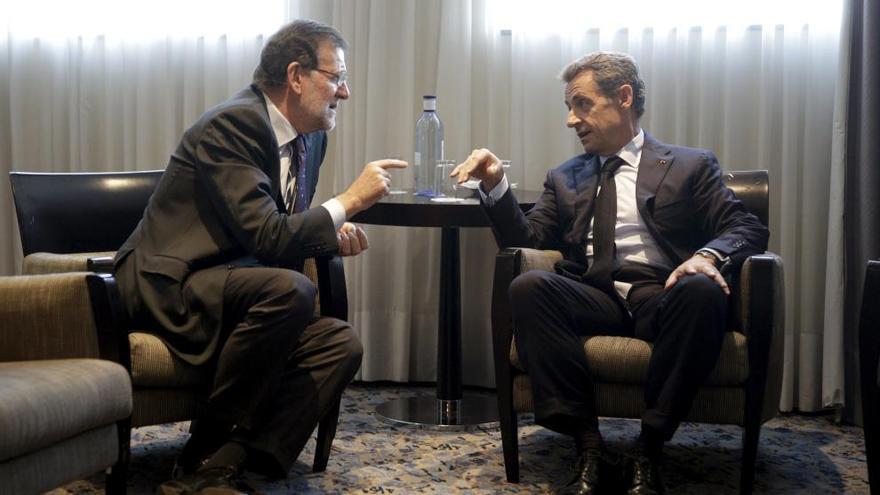 Rajoy y Sarkozy conversan en Barcelona antes del mitin de cierre de campaña