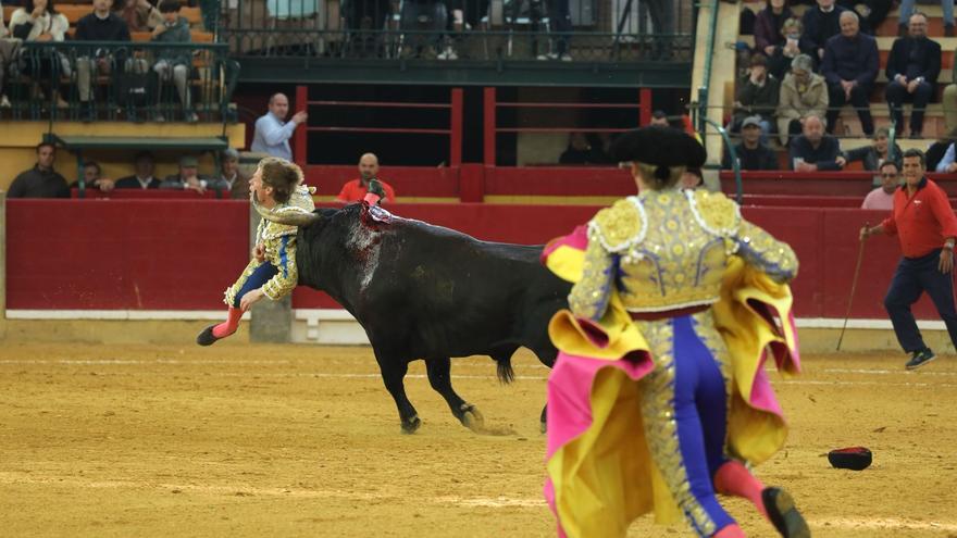 En imágenes | Así ha sido la cogida a Borja Jiménez en un quite en La Misericordia