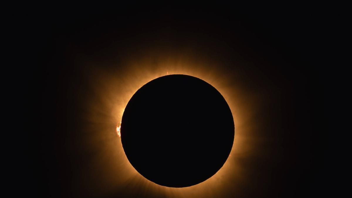 El eclipse total, visto desde El Acebo.