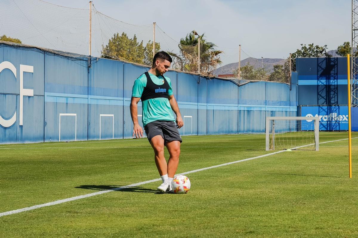 Ramón Enríquez durante el entrenamiento de este jueves.
