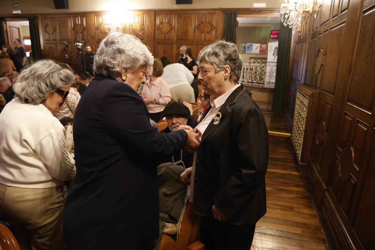 El talento asturiano y el compromiso por la igualdad, en Oviedo: estas son las once premiadas en la Gala Miradas Violetas El talento asturiano y el compromiso por la igualdad, en Oviedo: estas son las once premiadas en la Gala Miradas Violetas