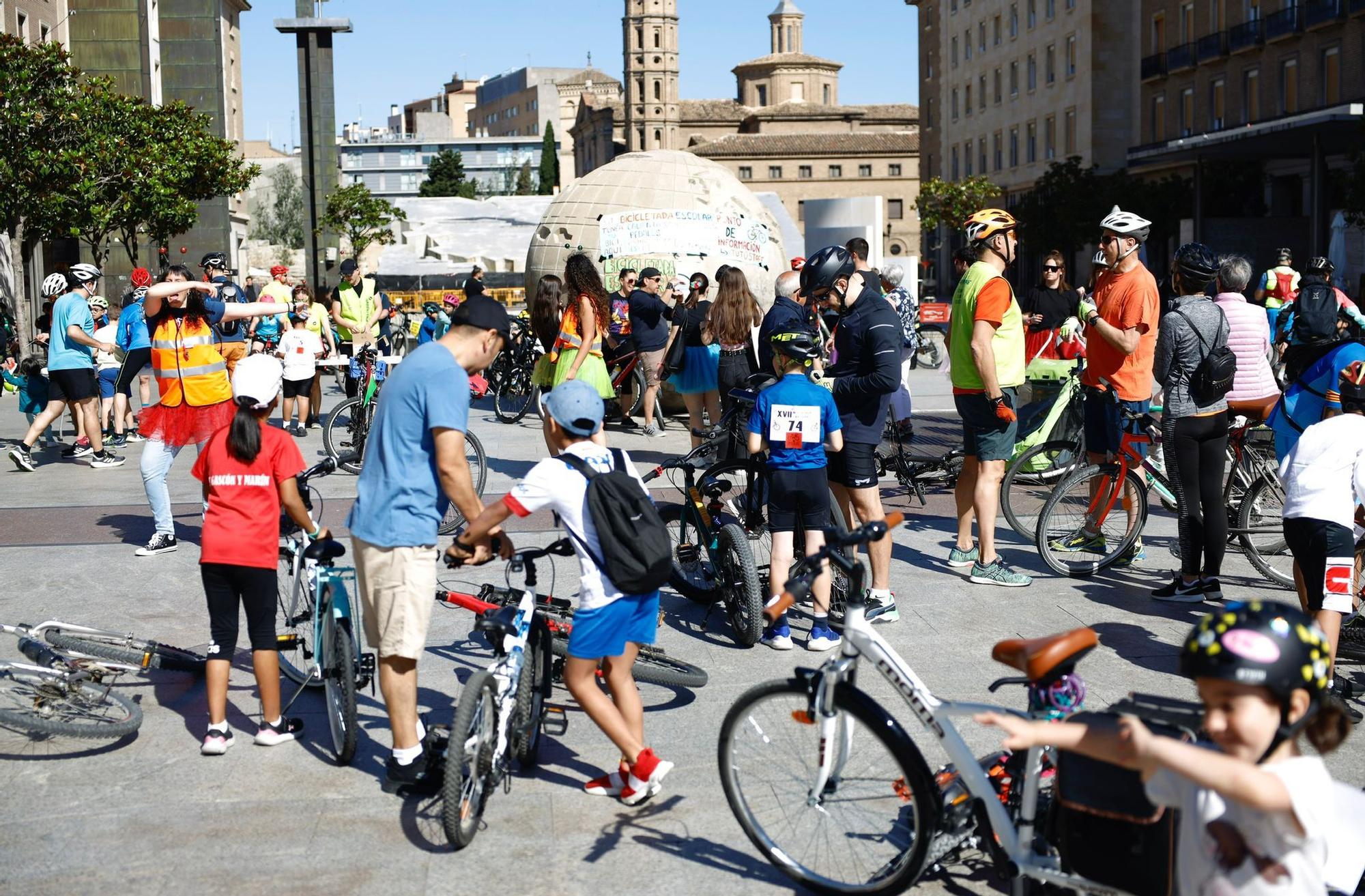 En imágenes | Bicicletada escolar por el centro de Zaragoza