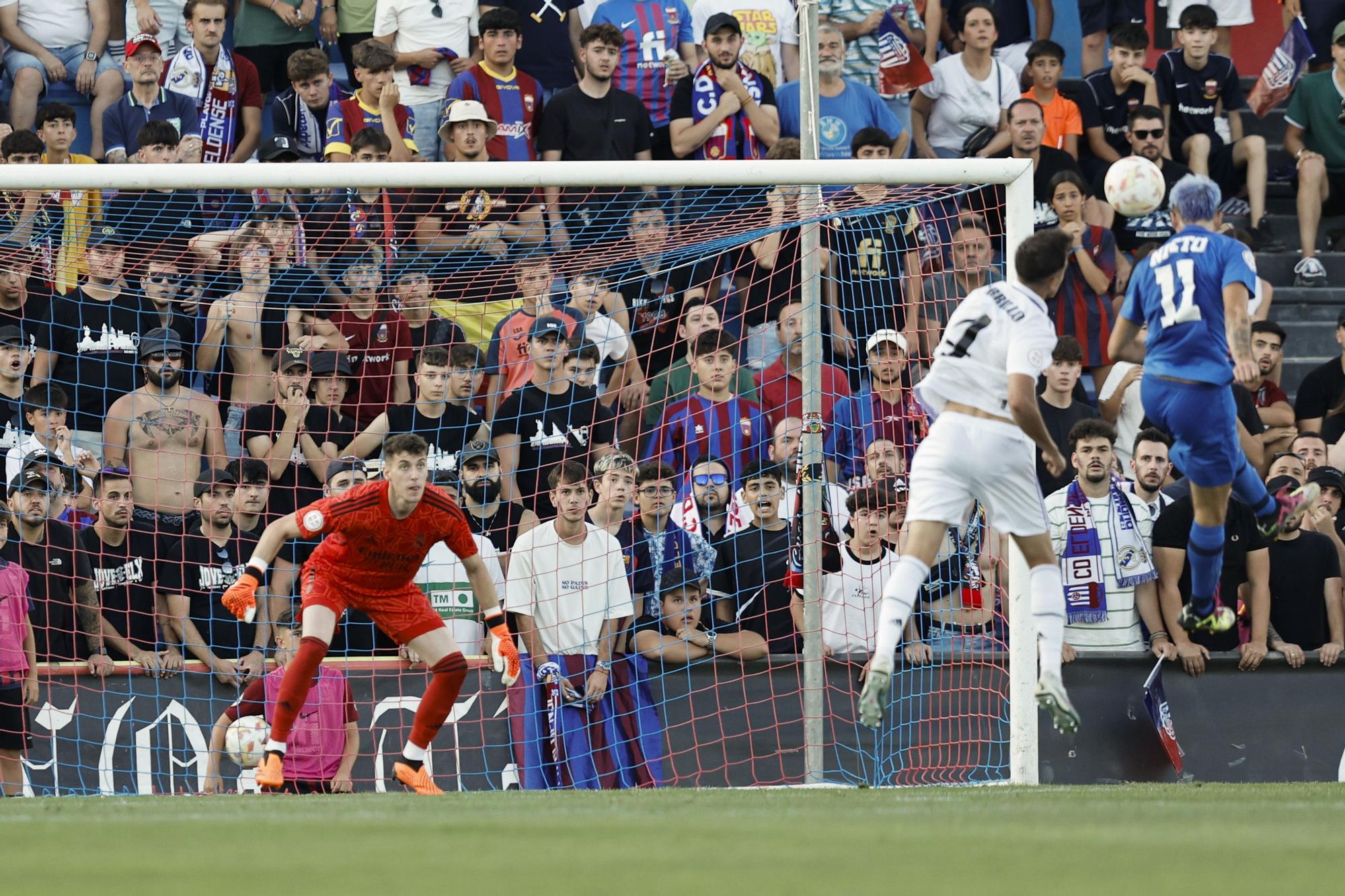 CD Eldense - Real Madrid Castilla: Las mejores imágenes