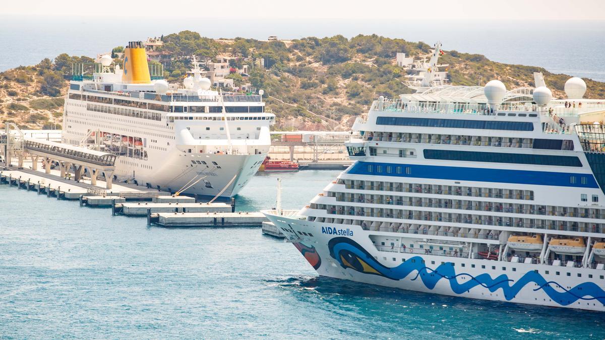 Cruceros en el puerto de Ibiza, en una imagen de archivo.