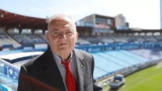 Los abonados más veteranos del Real Zaragoza se despiden de La Romareda: "Es un lugar mágico, hemos sido muy felices"