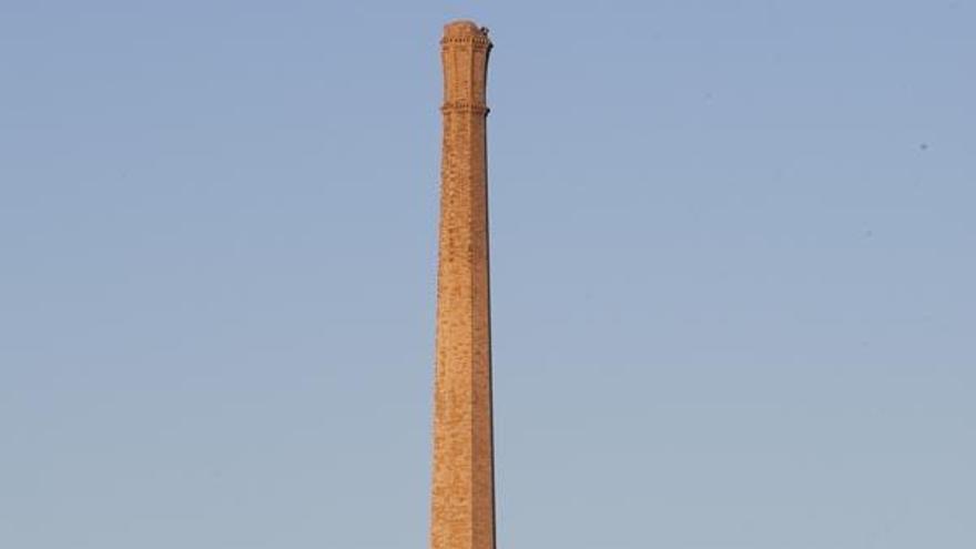 La chimenea industrial más alta está en Xàtiva - Levante-EMV