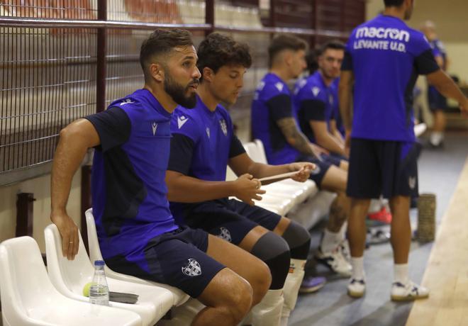 Primera sesión de trabajo para el Levante UD FS