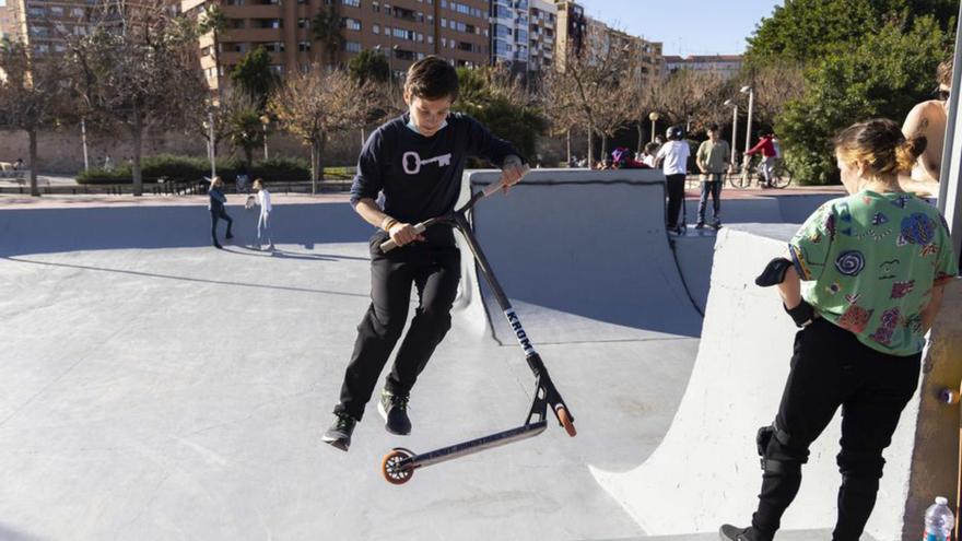 Reabre el «skatepark» de la zona del Gulliver tras su restauración