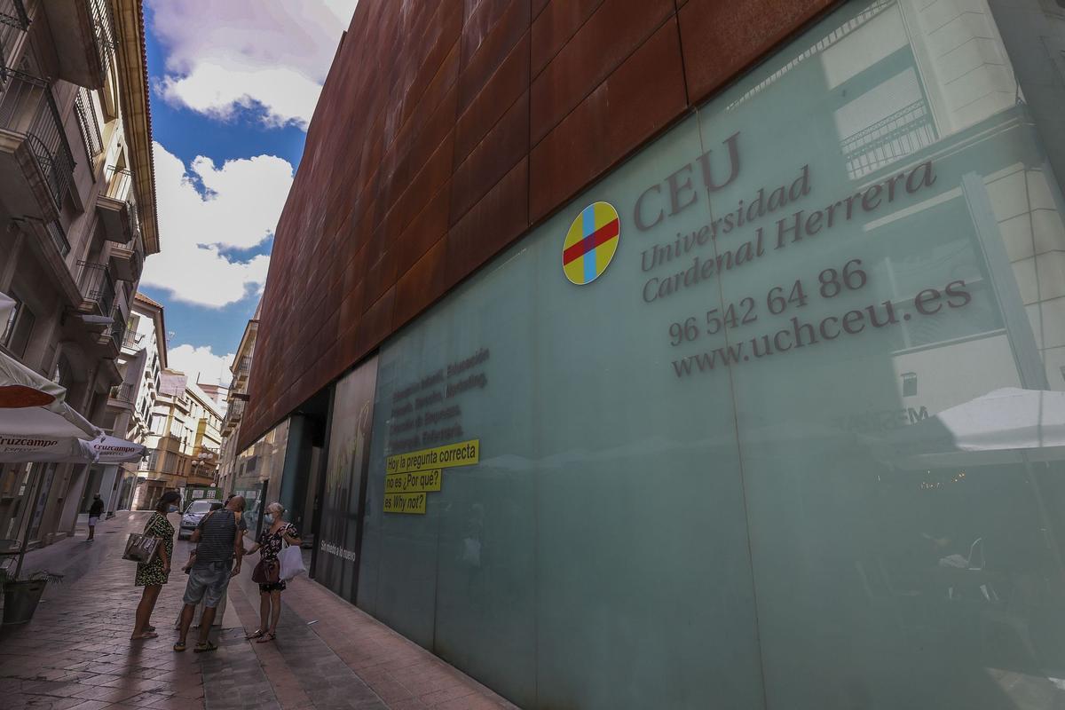 Instalaciones de la Universidad CEU Cardenal Herrera en el centro de Elche