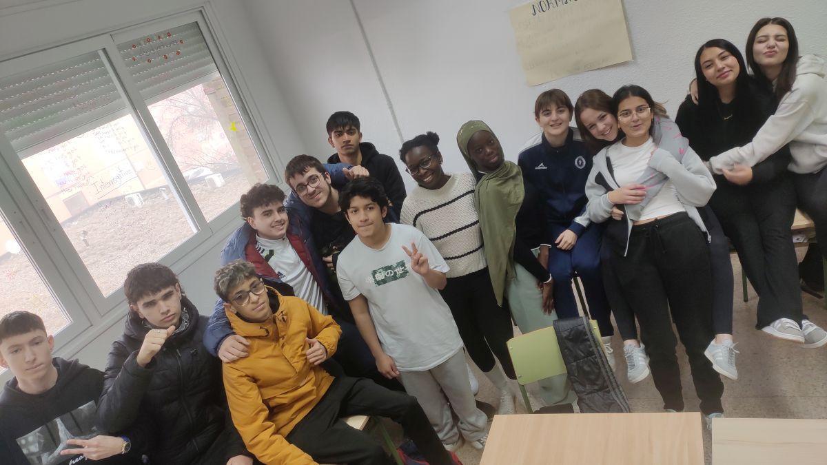 Los alumnos de 4º de la ESO del IES Río Gállego de Zaragoza reciben una visita muy especial