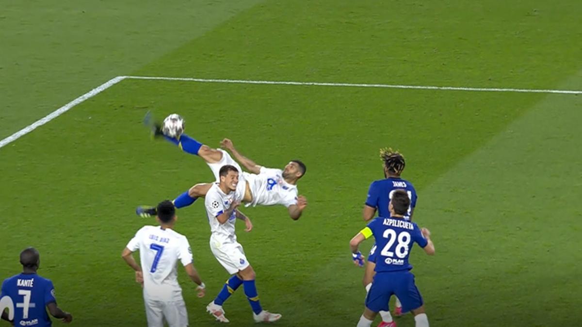 No sirvió de nada pero el golazo a ver quién se lo quita: la chilena de Taremi ante el Chelsea