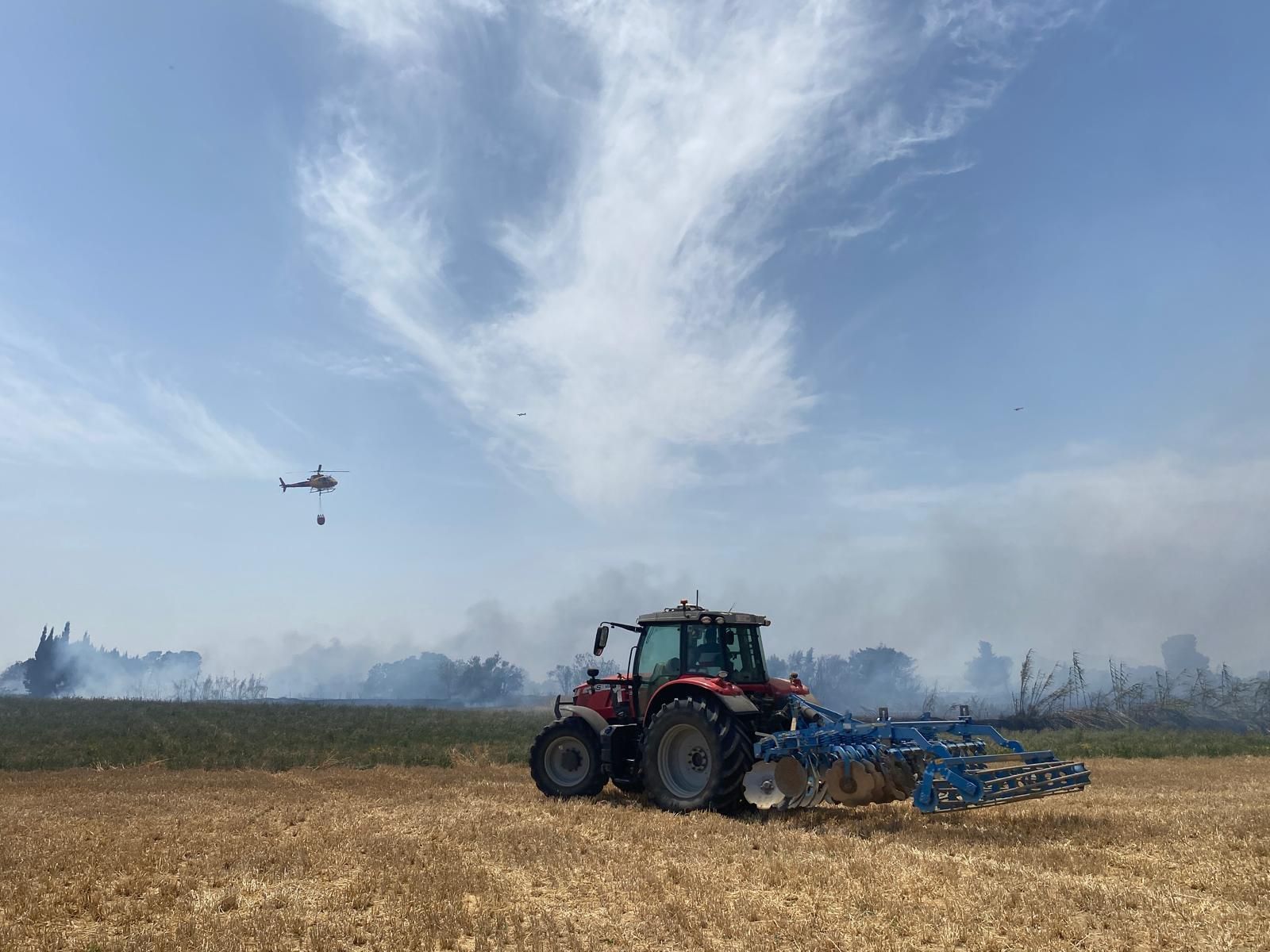 Les imatges de l'incendi a prop del polígon de Logis Empordà
