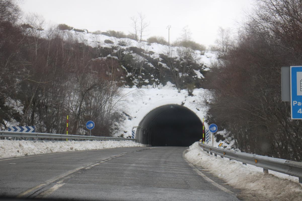La nieve vuelve a conquistar Sanabria.