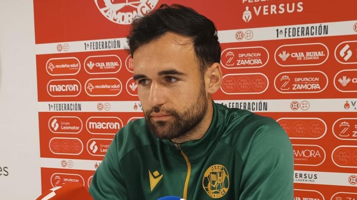 Luismi Luengo, en la rueda de prensa previa al viaje a Ferrol.