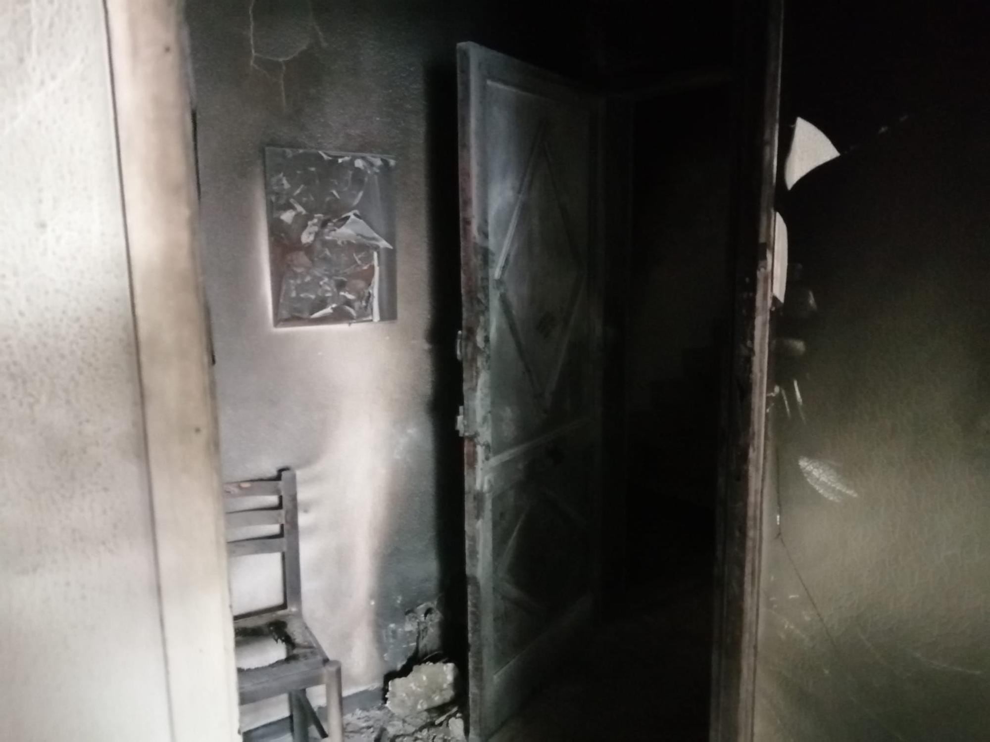 Un herido y tres intoxicados en un incendio en un edificio de Palma