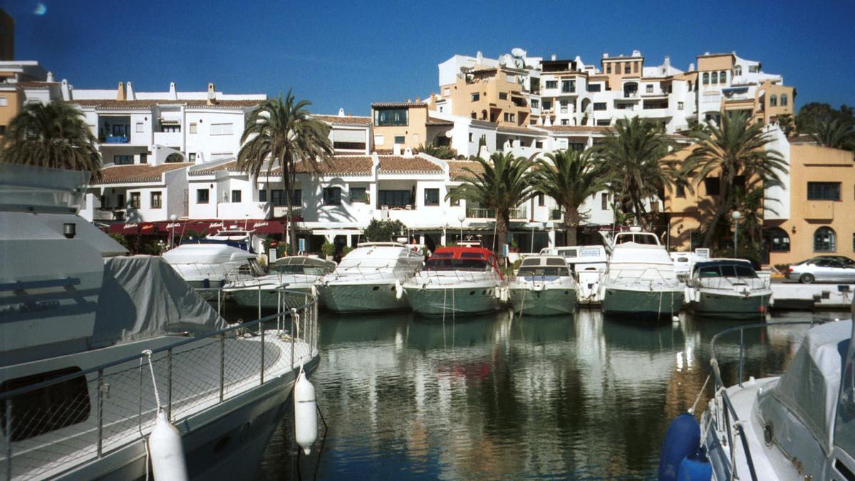 Puerto de Cabopino, donde se ha registrado el accidente laboral.