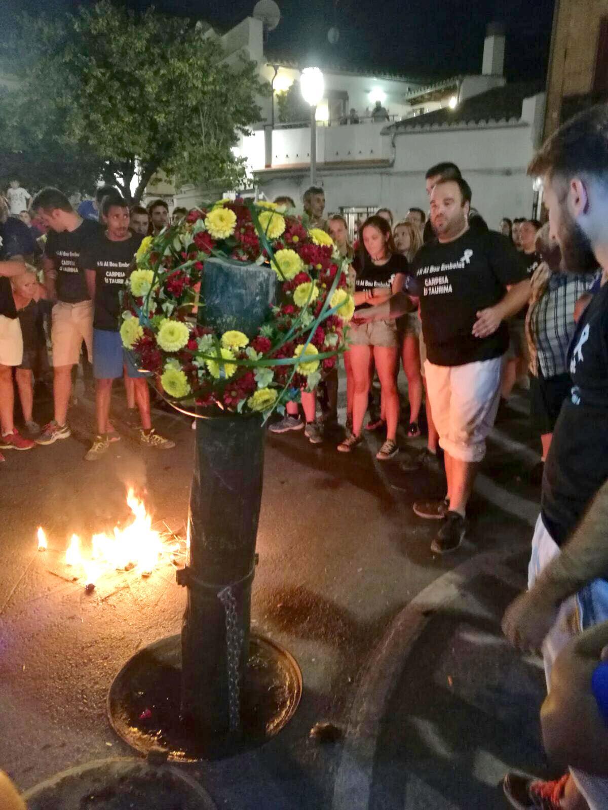 Protesta de las peñas de Carpesa contra la prohibición del &quot;bou embolat&quot;