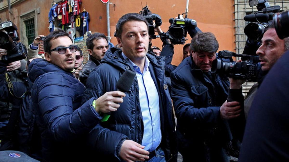 Matteo Renzi, a su llegada a la sede del Partido Demócrata, este jueves en Roma.