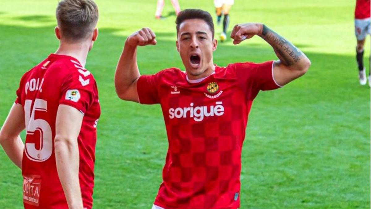 El extremo celebrando un tanto con el Nàstic