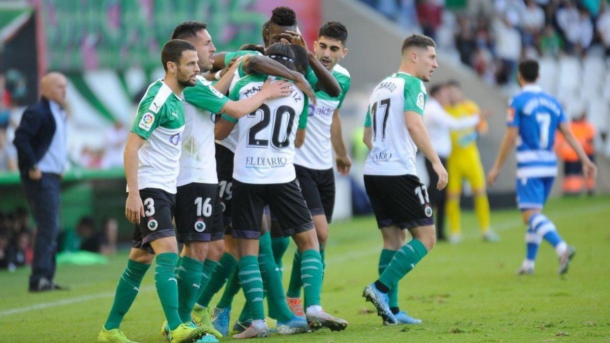 El Racing de Santander celebrando un gol