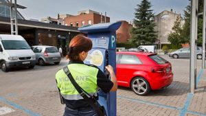 La zona blava és gratis a l’agost a la majoria de ciutats de l’àrea de BCN