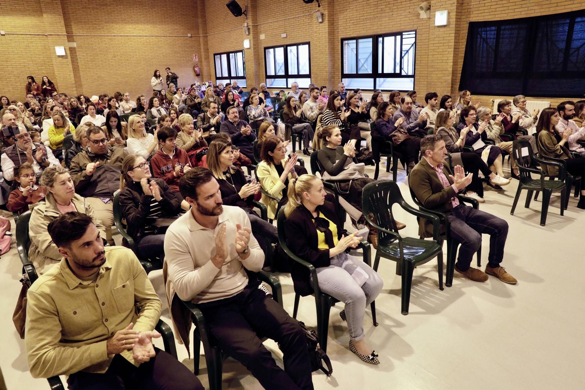 Saúl Craviotto y Rodrigo Germade vuelven al colegio en Gijón (en imágenes)
