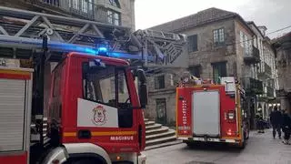 Susto al arder una campana extractora en la Praza do Teucro de Pontevedra