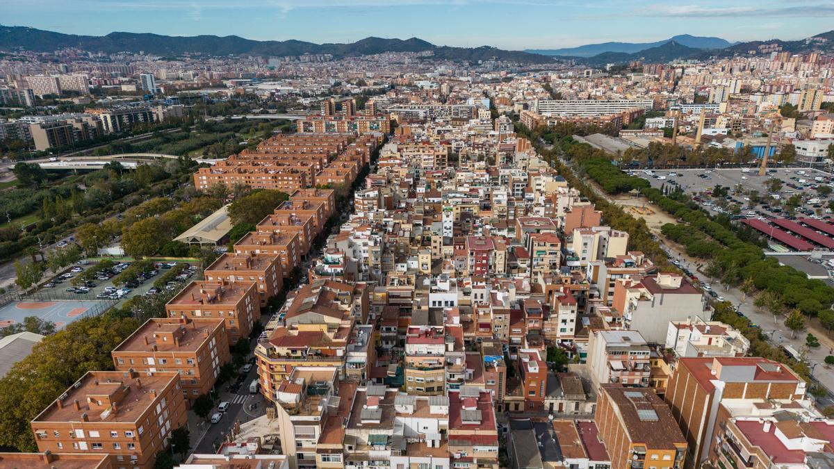 El plan para construir 220.000 viviendas en el área de Barcelona vuelve a aprobarse tras una lluvia de alegaciones.
