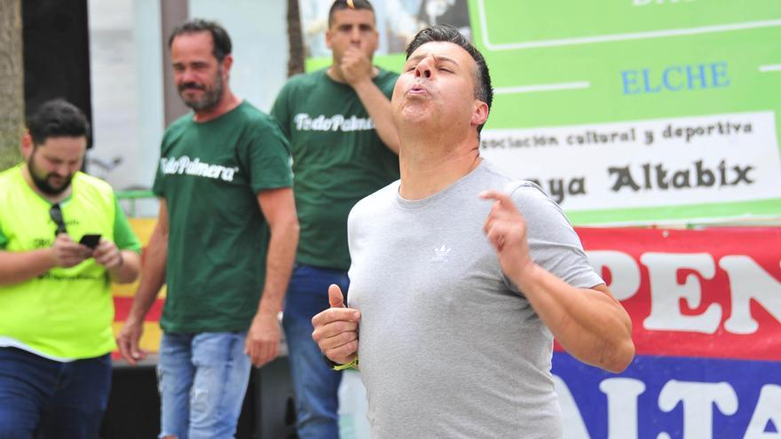 Los mejores momentos del campeonato mundial de lanzamiento de hueso de dátil en Elche