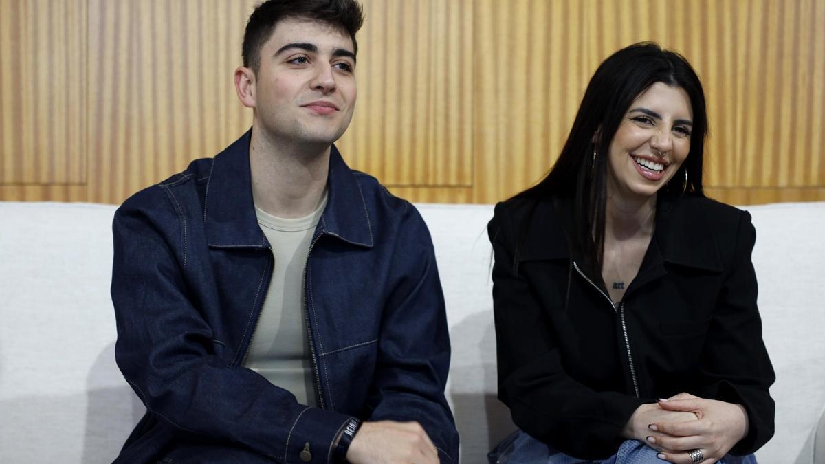 Juanjo y Naiara, el miércoles en el Ayuntamiento de Zaragoza.