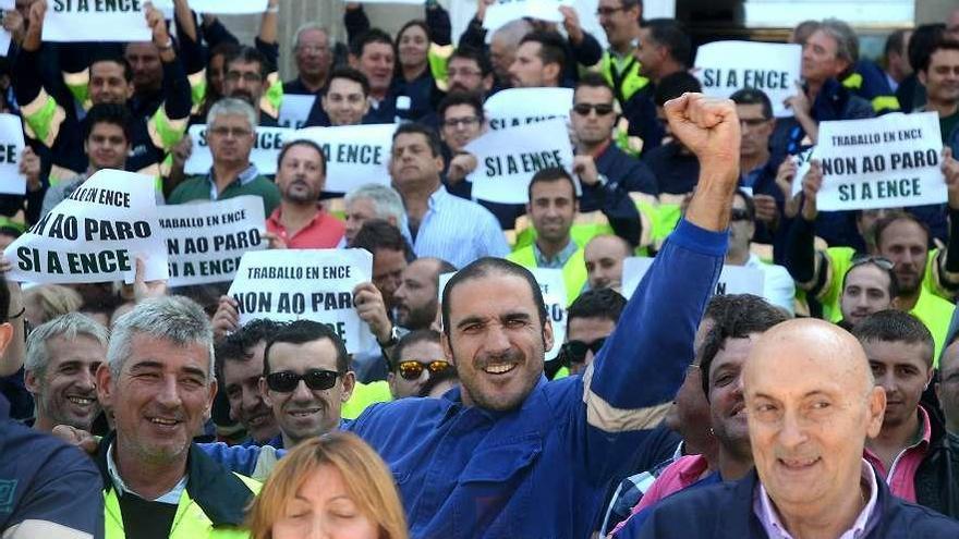 Trabajadores de Ence durante una protesta anterior en defensa de sus puestos de trabajo. // Rafa Vázquez