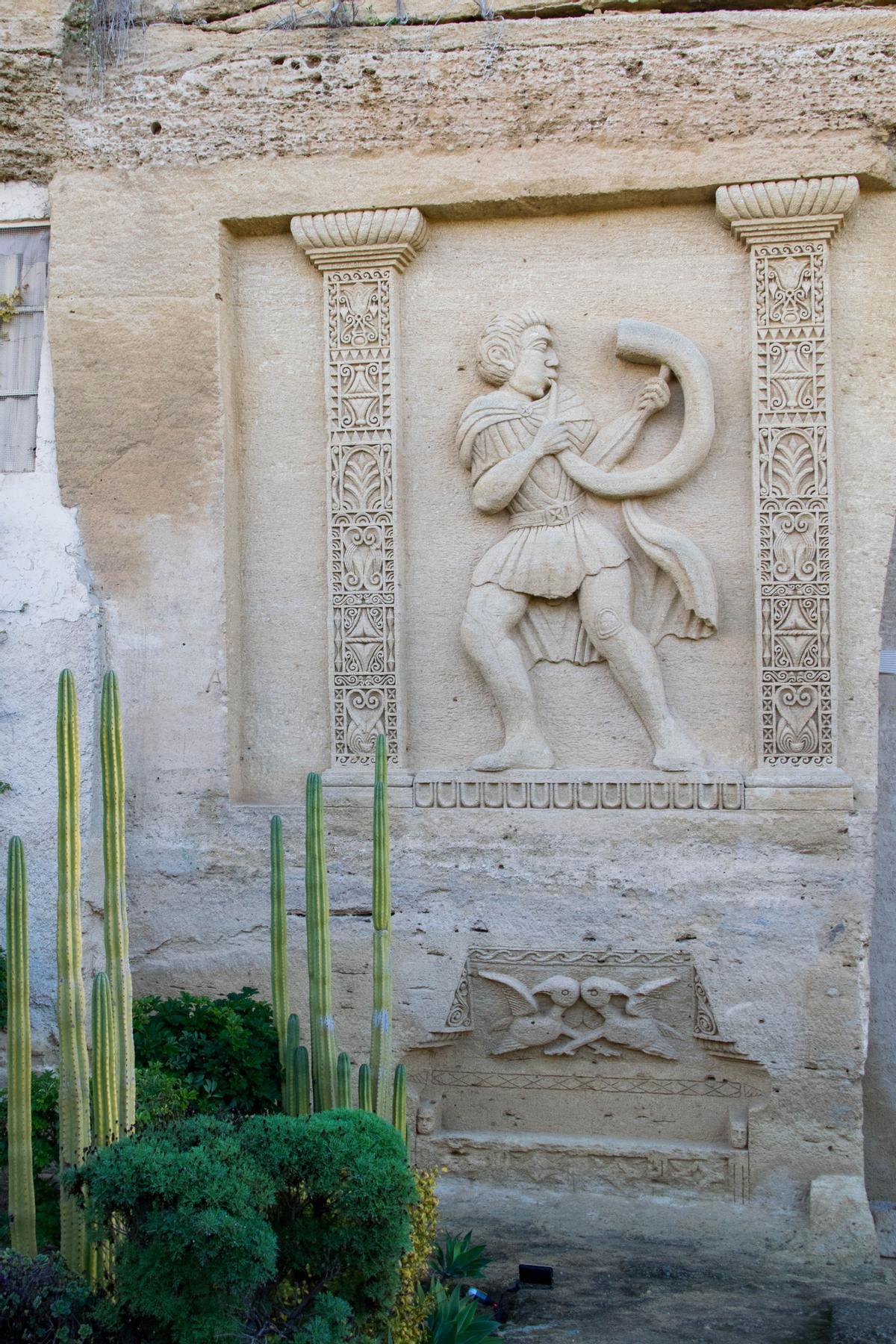 Una de las obras de inspiración íbera del Coto las Canteras