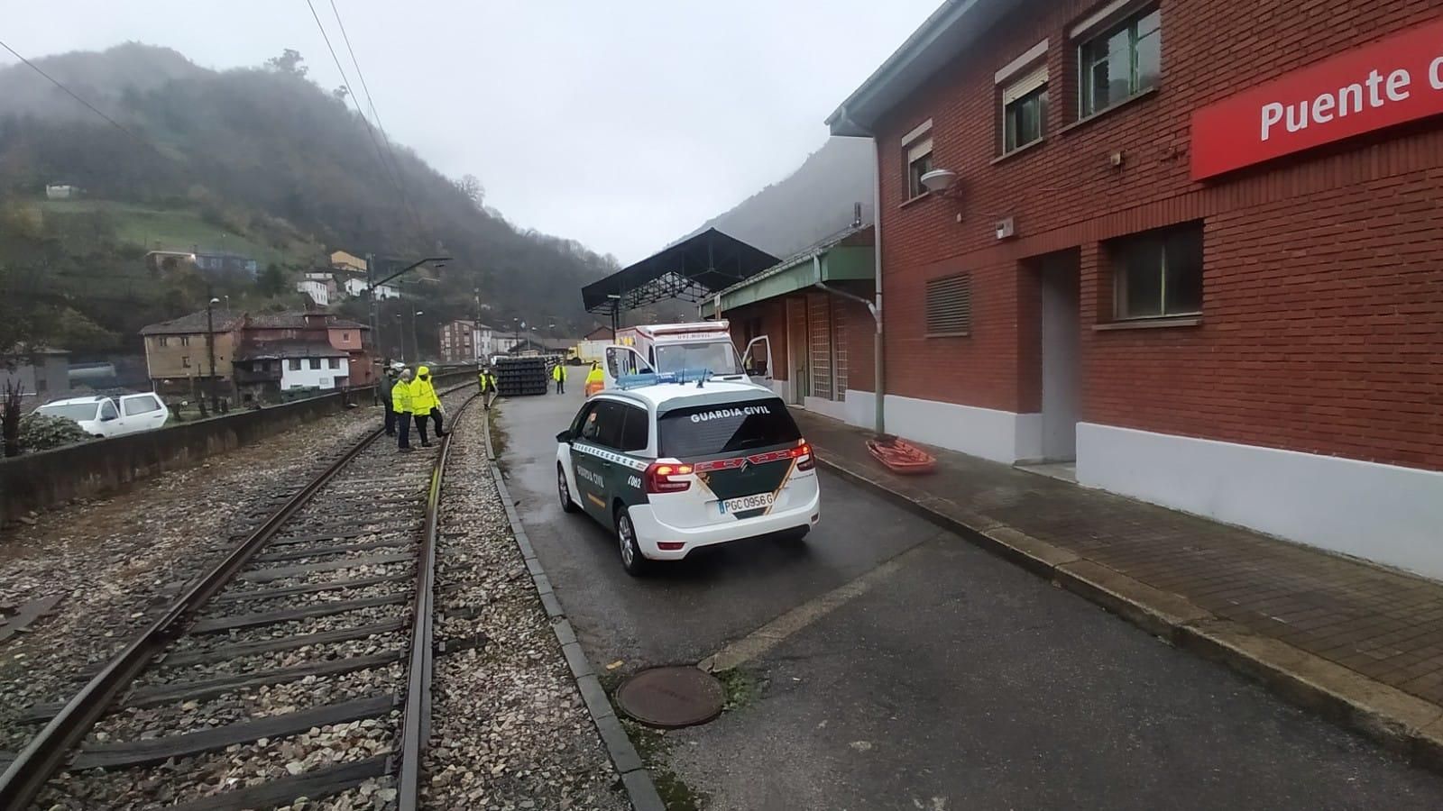 Las fotografías del accidente ferroviario por un argayu en Lena