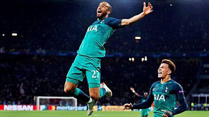 Lucas Moura embogeix després de fer el 2-3 al camp de l&#039;Ajax a l&#039;últim sospir.