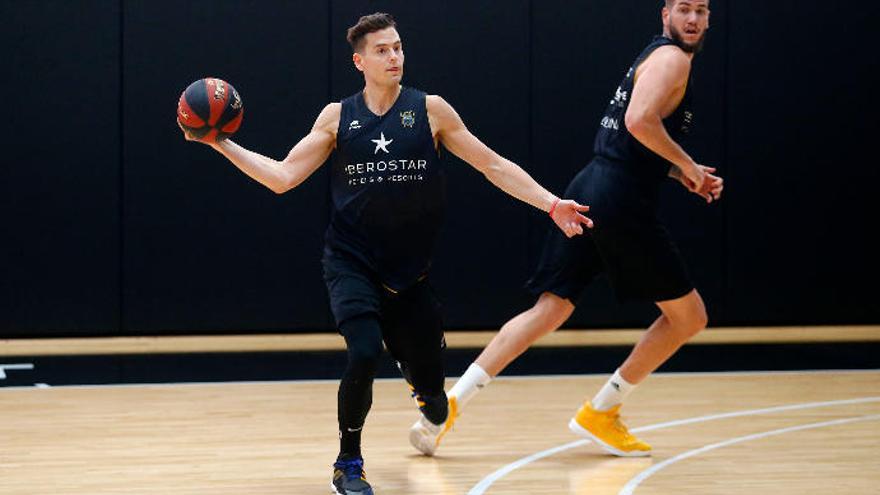 Zeisloft (i) y Guerra, durante el entrenamiento de ayer.