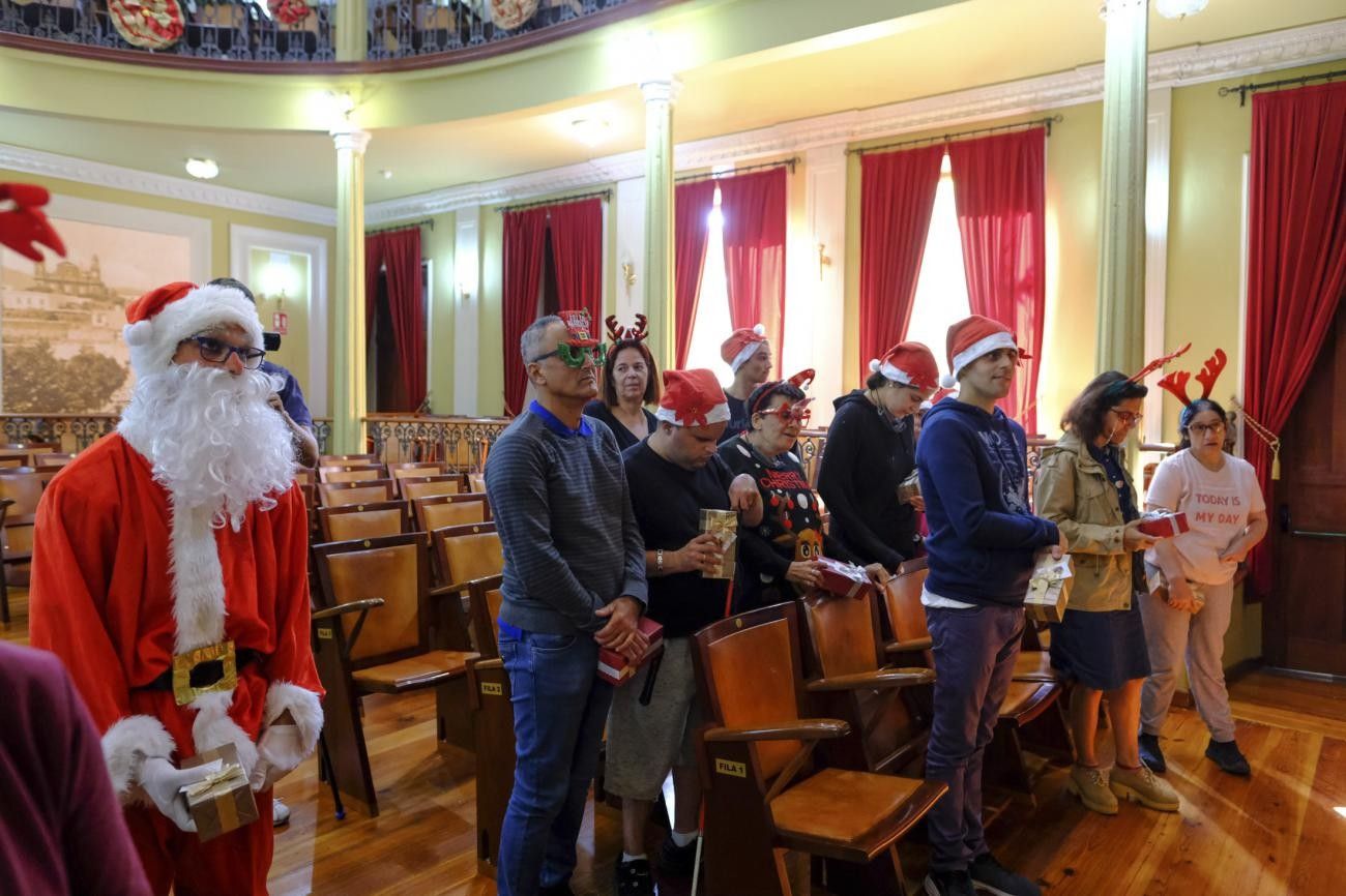 La magia de la Navidad llena de ilusión el teatro Consistorial de Gáldar