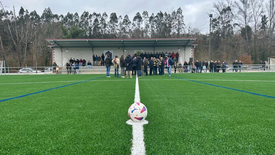 Día histórico para Piloña: La parroquia de Villamayor estrena su nuevo campo de fútbol