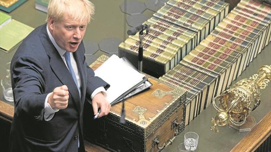 Johnson se estrena con una afrenta a la UE