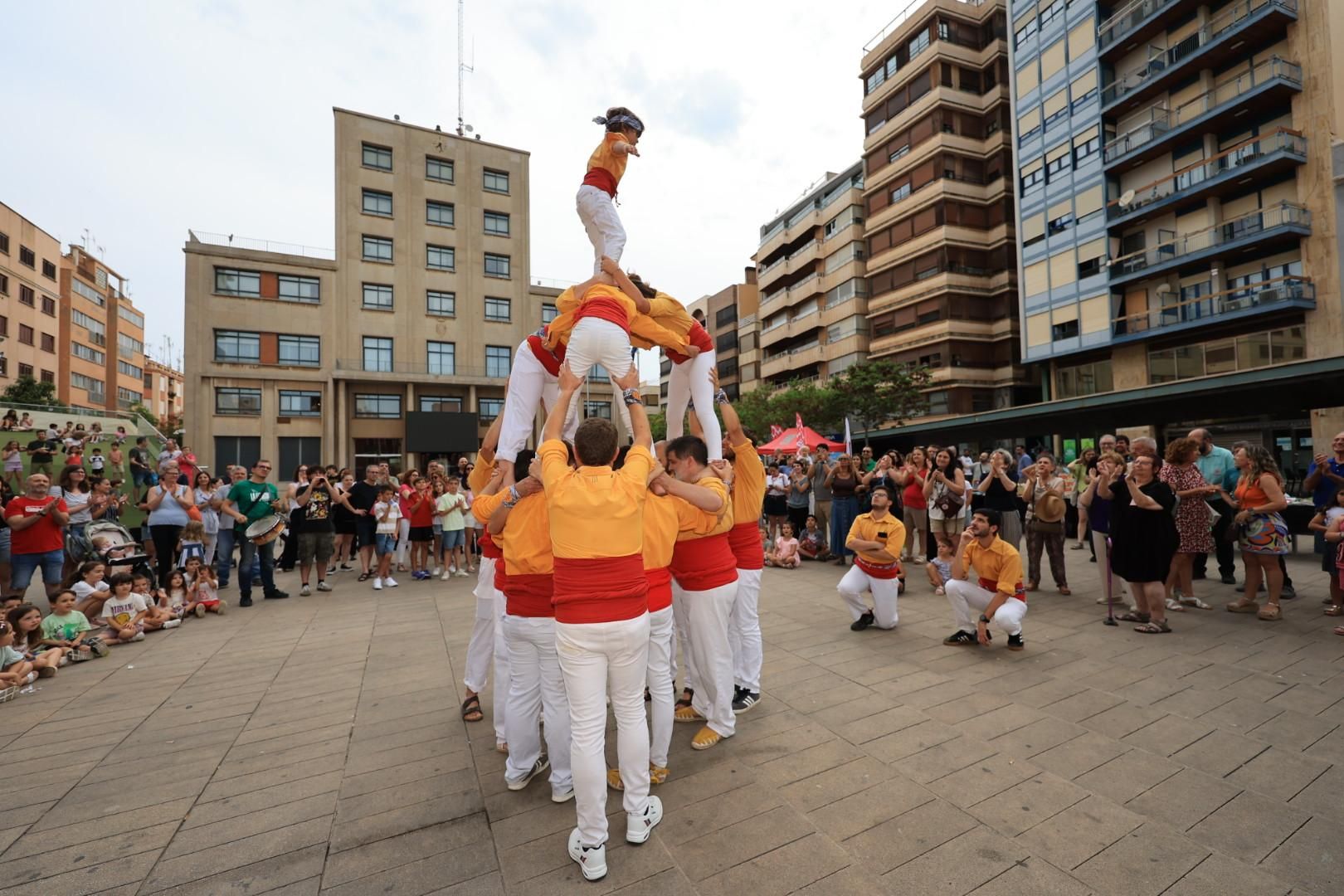 Les fotos de com Vila-real 'trau la llengua' per a defensar el valencià