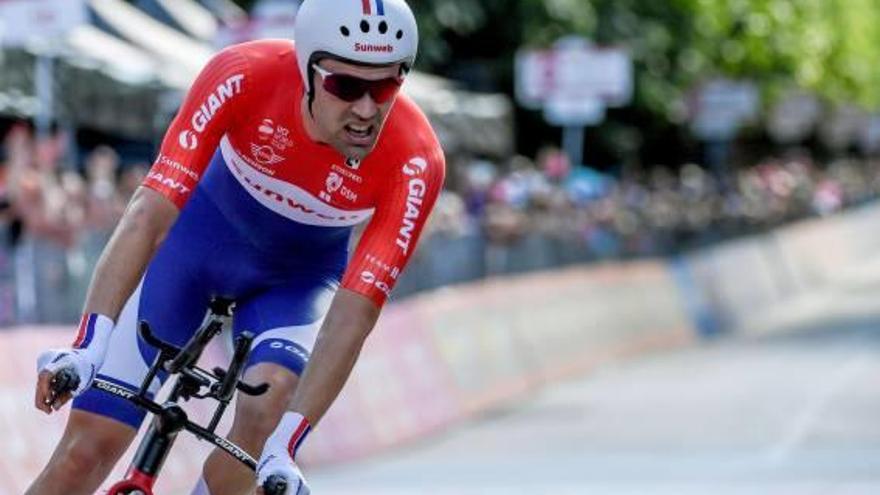 Tom Dumoulin s&#039;exhibeix a la crono i és el nou líder del Giro superant Quintana